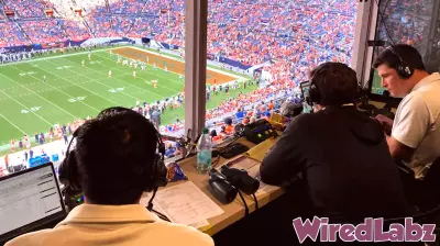 Instant Access: Fans Enjoy Real-Time Broadcasts at the Stadium