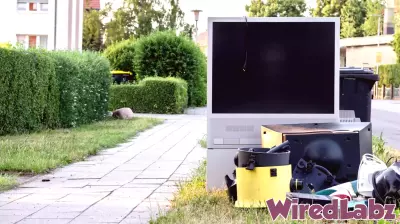 The Living Room Screen Fades: VR Headsets Emerge as the New Home Theater